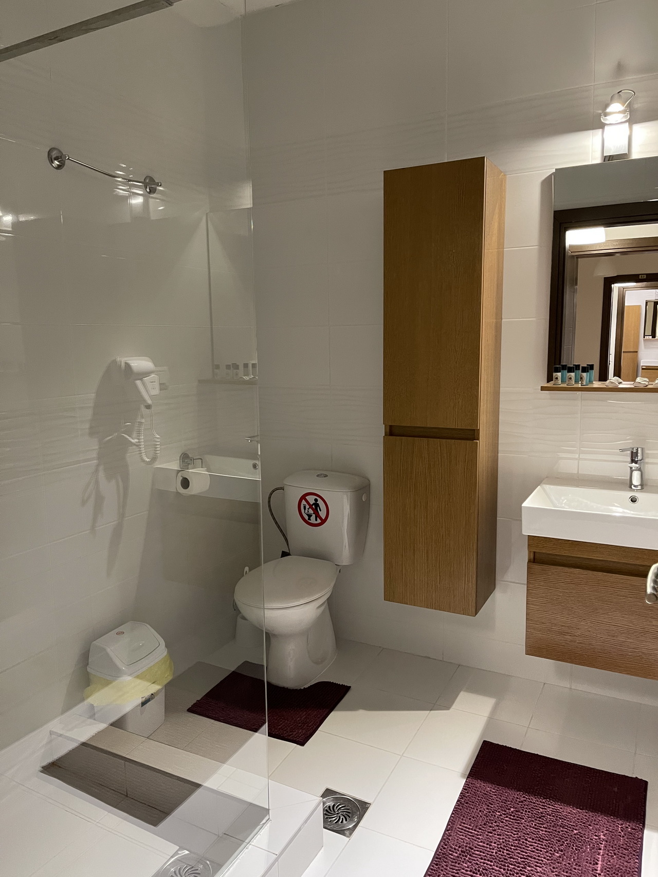  Fuk tak apartmani i restoran 